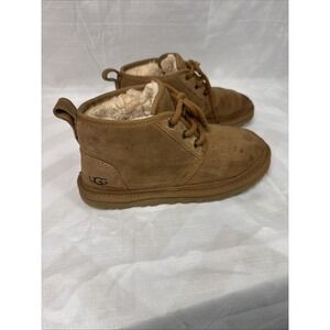 UGG Neumel Men's Size 6 Chukka Boot, Chestnut Suede Sheepskin Lined Lace Up